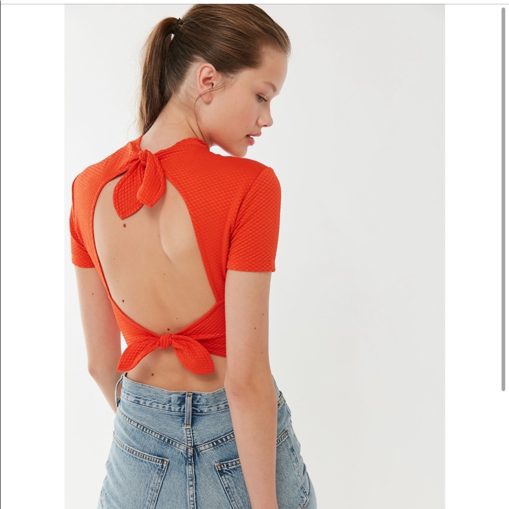 UO Neck-Tie Back Out Top 🧡🧡🧡